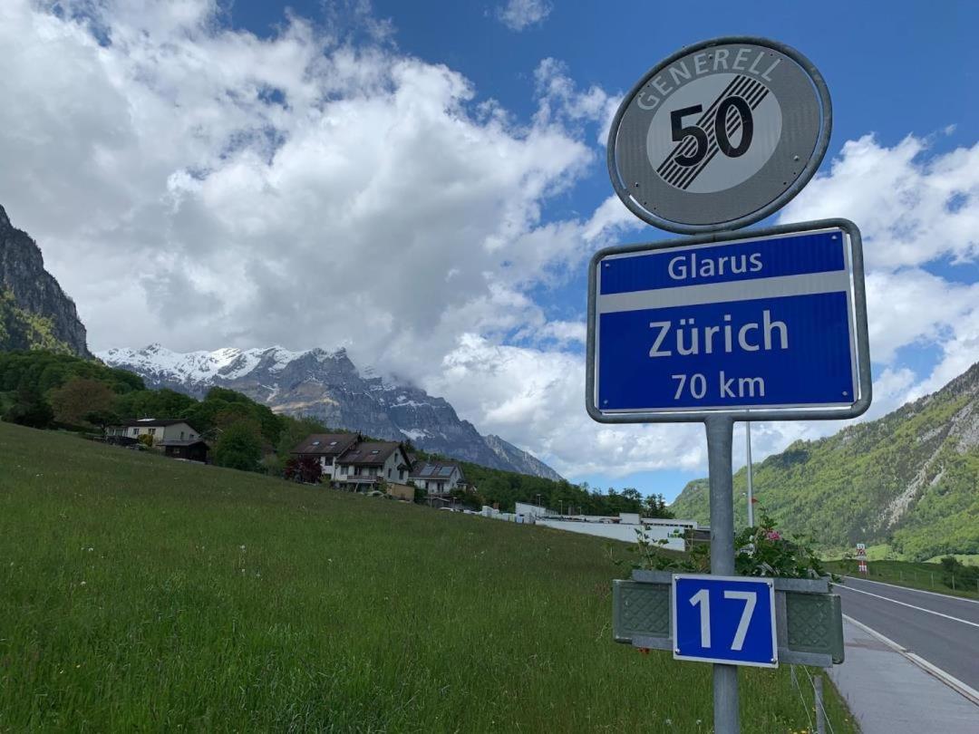 Revier Schlicht Und Bahnsinnig Mitlodi Exteriör bild