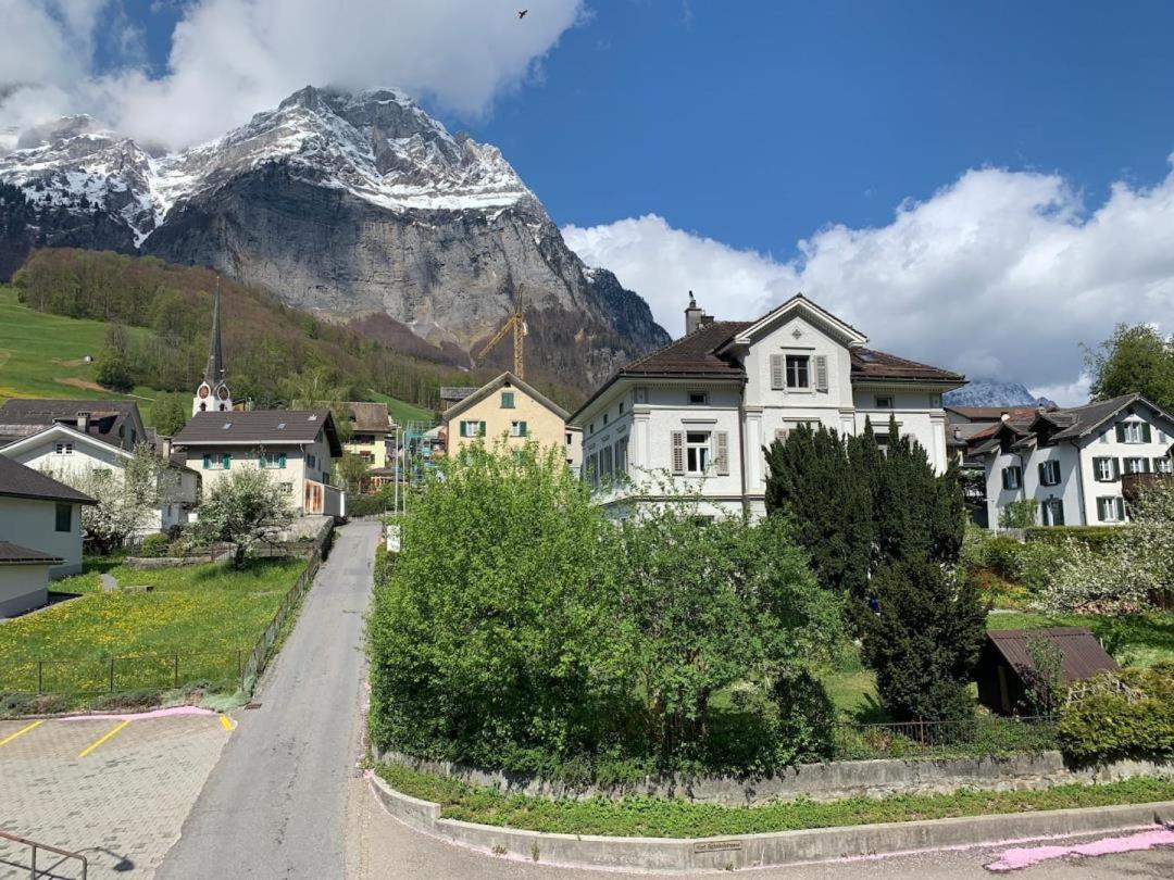 Revier Schlicht Und Bahnsinnig Mitlodi Exteriör bild